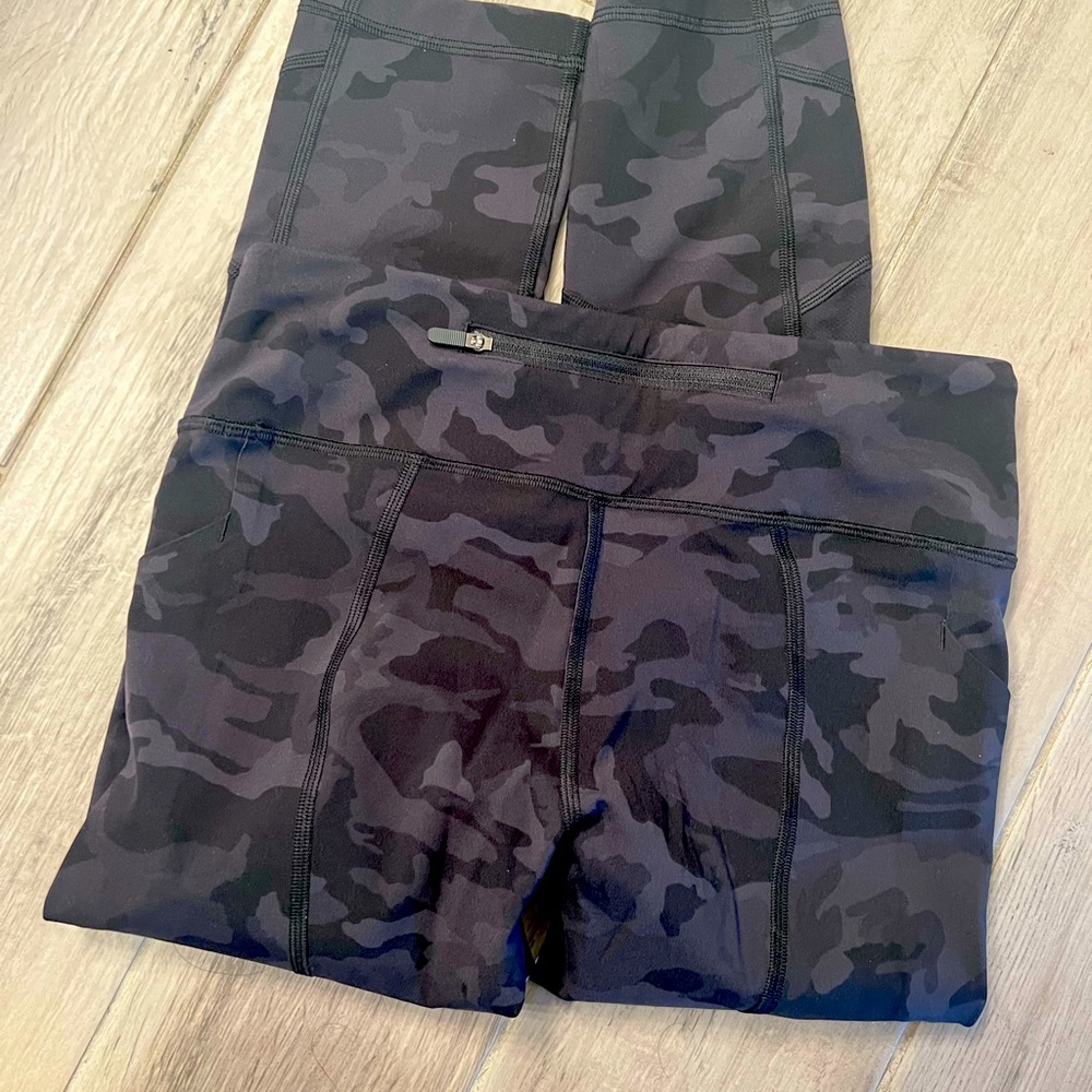 Lululemon camo capris